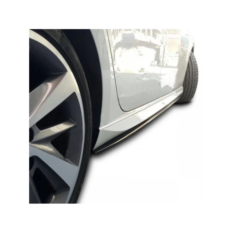 Leon Mk3.5 Marşpiyel Altı Lip Parlak Siyah